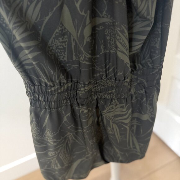 Vuori Clementine Romper Oregano Rainforest Size Medium - Picture 5 of 10
